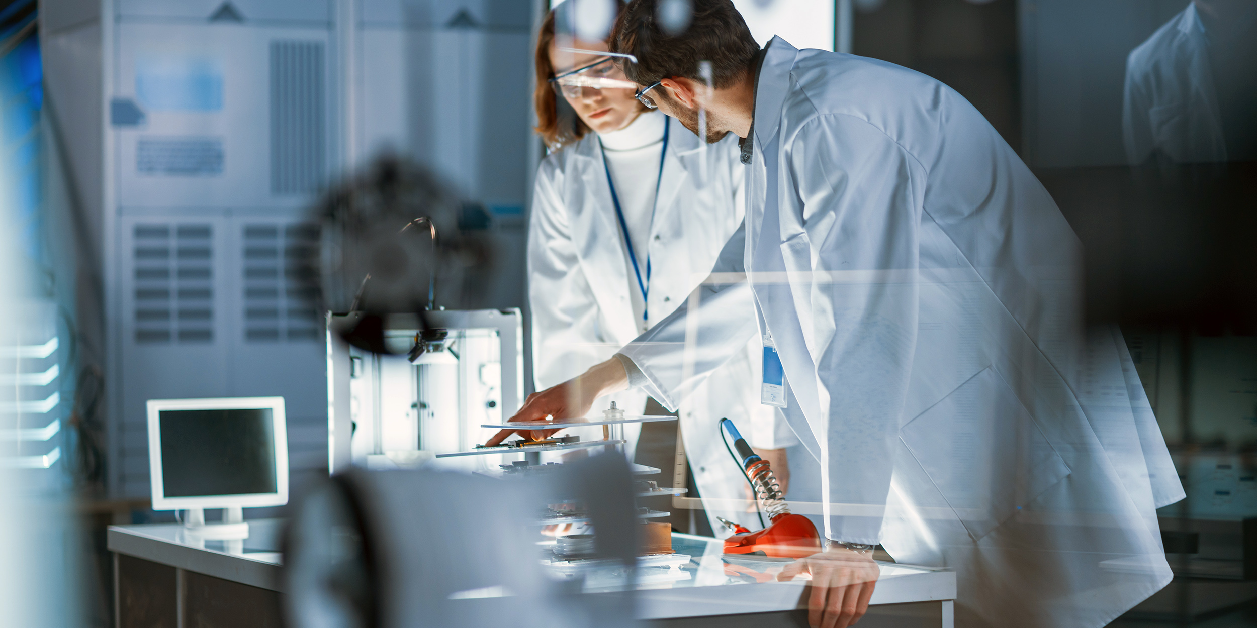 От медицины до дорог: 4 сферы, в которых химия используется каждый день